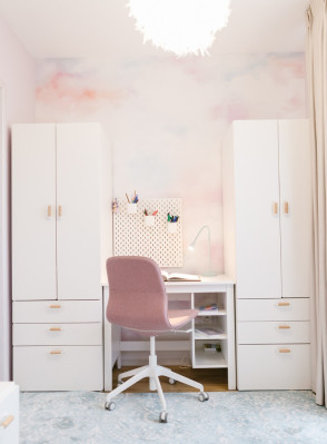 Feminine Shades House