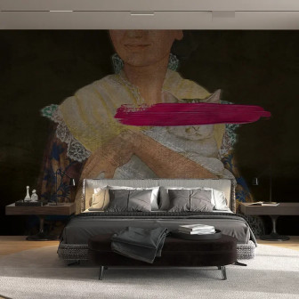 Tapet modern cu o femeie care ține o pisică albă în brațe, cu o pată de roșu pe fundal.